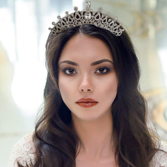 Accessories - stunning bridal wedding tiara rhinestone crown